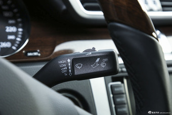 2015款迈腾2.0T自动改款旗舰型