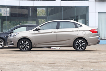 2015款悦翔V7 1.6L自动乐趣型