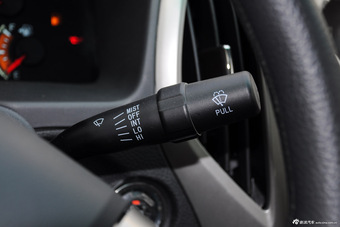 2015款比亚迪全新F3节能版1.5L手动尊贵型