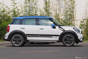 2015款MINI COUNTRYMAN 1.6T COOPER S All 4进藏限量版