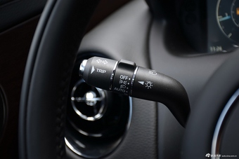 2016款捷豹XJL 2.0T自动两驱典雅商务版