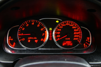 2013款马自达6 2.0L自动超豪华型