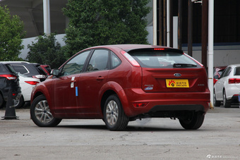 2013款福克斯两厢经典1.8L手动时尚型