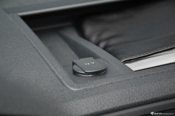 2016款凯路威2.0T自动四驱舒适版9座