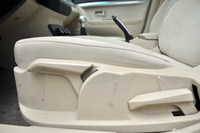 2012款莲花L5三厢1.8L手动风尚版流光白