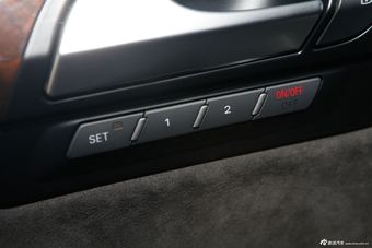 2014款奥迪Q7 35 TFSI进取型