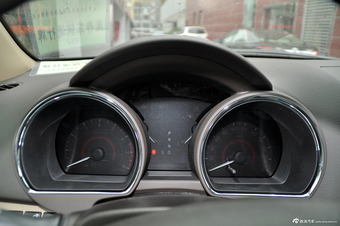 2012款汉兰达2.7L自动两驱精英版5座