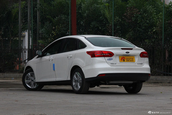 2015款福克斯三厢1.6L自动舒适型