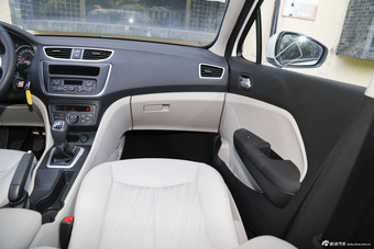 2015款东风风神L60 1.6L手动新动型