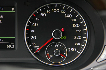 2014款帕萨特3.0 DSG旗舰尊享版