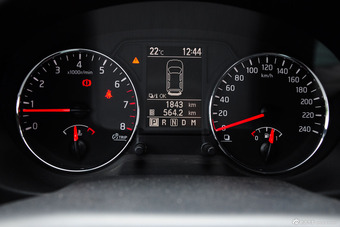 2015款东风风度MX6 2.0L CVT两驱梦想版