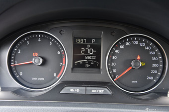 2015款桑塔纳1.6L自动豪华版