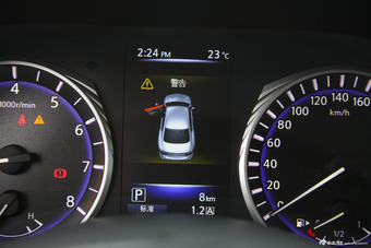 2015款英菲尼迪Q50L 2.0T自动豪华运动版