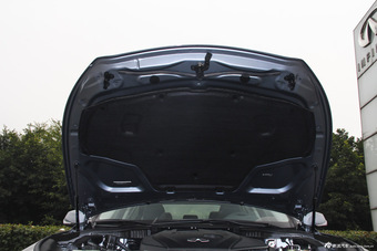 2015款英菲尼迪Q50L 2.0T自动悦享版