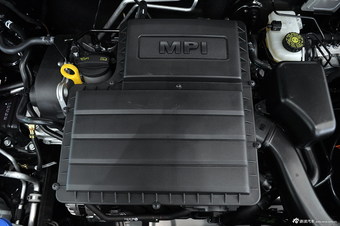 2013款新桑塔纳1.6L自动舒适型吉祥黑