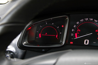 2014款DS 5 1.6T自动雅致版THP160