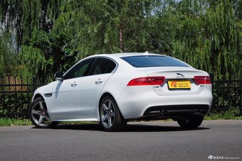 2015款捷豹XE R-SPORT 2.0 i4 Ti (240PS)