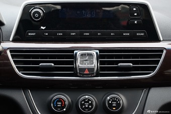 2016款宝骏630 1.5L手动标准型