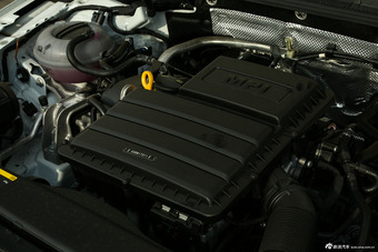 2016款高尔夫1.6L手动时尚型