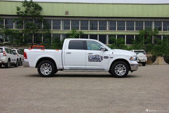 2011款道奇Ram 1500 Laramie Longhorn到店实拍