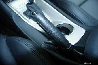 2012款东风雪铁龙C5