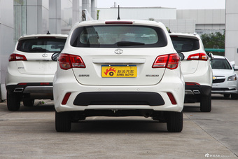 2015款绅宝D20两厢1.5L自动乐天版