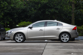 2016款沃尔沃S60L 2.0T自动 T5智驭版