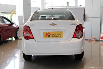 2013款爱唯欧三厢1.4SL自动时尚天窗版