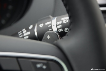 2016款捷豹F-PACE 2.0T自动都市尊享版