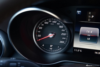 2016款奔驰GLC260 2.0T自动4MATIC豪华型