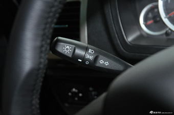 2012款奥轩GX5 2.0L手动两驱天窗版