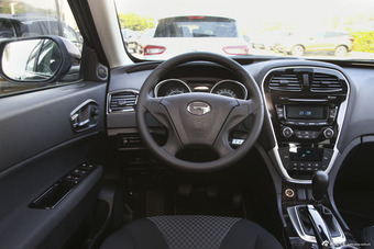 2015款传祺GS5 Super 2.0L手动两驱舒适版