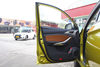 2016款比亚迪宋2.0TID自动尊贵型