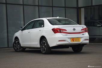 2016款比亚迪秦EV300尊荣型