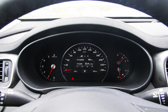 2015款索兰托L 2.2T自动柴油四驱精英版 5座