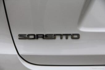 2015款索兰托L  2.2T自动柴油四驱精英版 7座