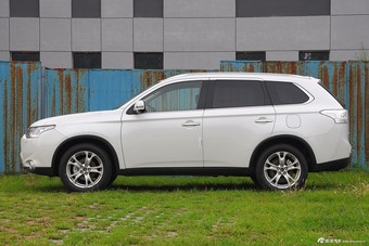 2014款欧蓝德 2.4L四驱豪华超值版5座