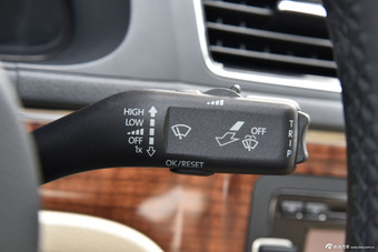 2013款朗逸改款1.6L自动豪华版