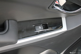 2014款柯兰多2.0L 汽油两驱自动豪华导航版到店实拍