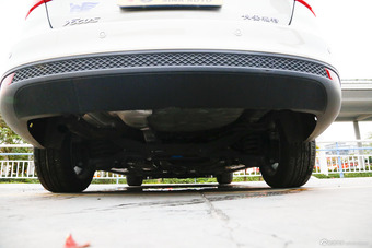 2015款福克斯三厢1.0T自动超能风尚型