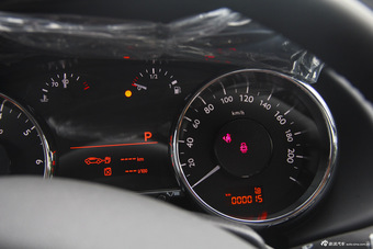 2015款东风标致3008 2.0L自动潮流版