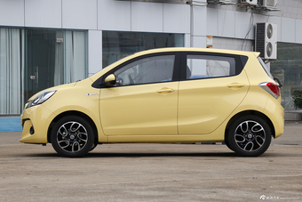 2015款奔奔1.4L手动豪华型国5