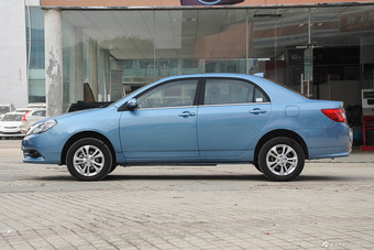 2015款比亚迪全新F3节能版1.5L手动尊贵型