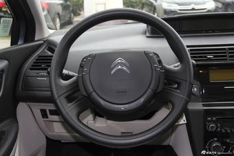 2013款世嘉三厢1.6L手动品尚型CNG