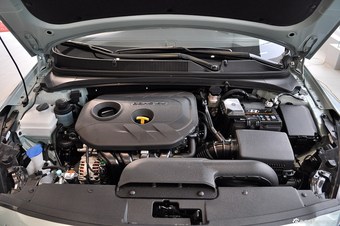 2013款名图1.8GLS自动智能型北极玉