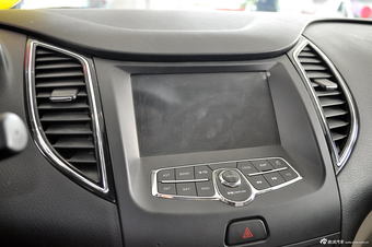 2013款奔腾B50 1.8L自动尊贵型