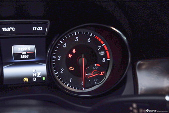 2016款奔驰GLA级 GLA260 2.0T自动4MATIC运动型