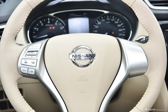 2015款奇骏2.5L自动XL四驱领先MAX版