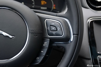 2016款捷豹XJL 2.0T自动两驱典雅商务版