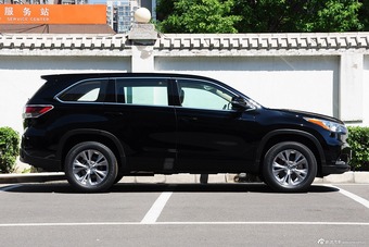 2015款汉兰达2.0T自动两驱精英版7座